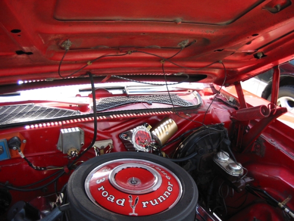 hood turn signal wires 1small.jpg